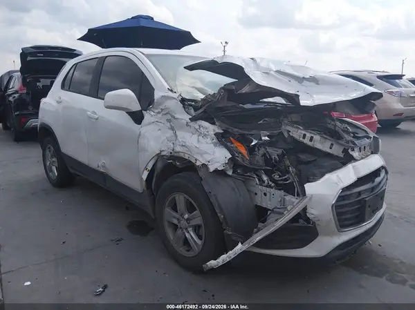 KL7CJKSB4LB315457 — 2020 Chevrolet TRAX, Передняя часть (Front End), фото до ремонта