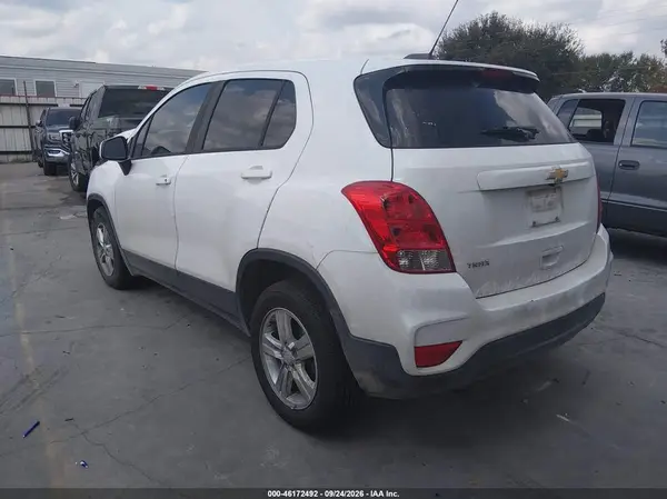 KL7CJKSB4LB315457 — 2020 Chevrolet TRAX, фото 3 с аукциона IAAI, Передняя часть