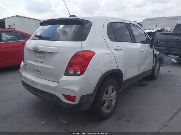 KL7CJKSB4LB315457 — 2020 Chevrolet TRAX, фото 4 с аукциона IAAI, Передняя часть