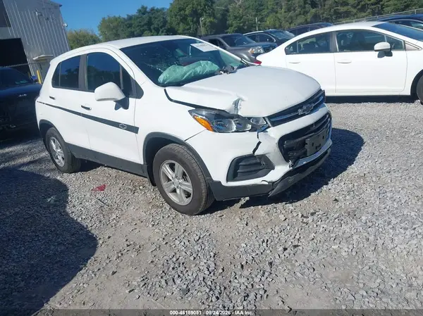 KL7CJNSBXLB044292 — 2020 Chevrolet TRAX, Передняя часть справа (Right Front), фото до ремонта