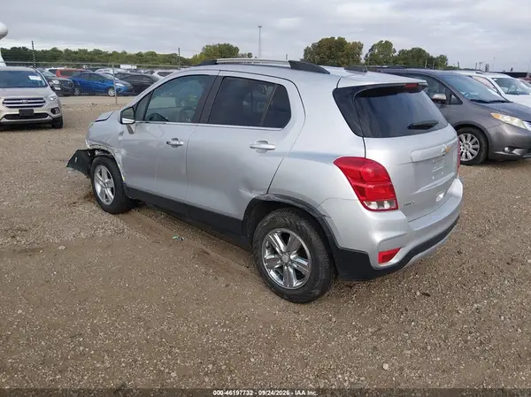 KL7CJLSB2LB008200 — 2020 Chevrolet TRAX, фото 3 с аукциона IAAI, Передняя часть