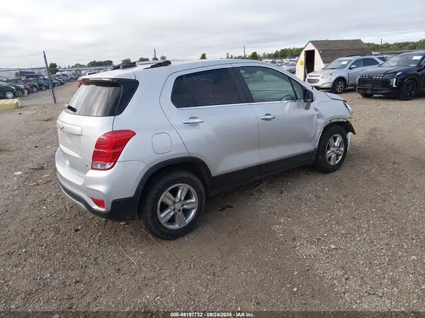 KL7CJLSB2LB008200 — 2020 Chevrolet TRAX, фото 4 с аукциона IAAI, Передняя часть