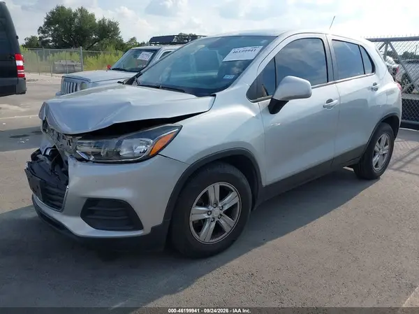 3GNCJKSB1LL296343 — 2020 Chevrolet TRAX, фото 2 с аукциона IAAI, Передняя часть
