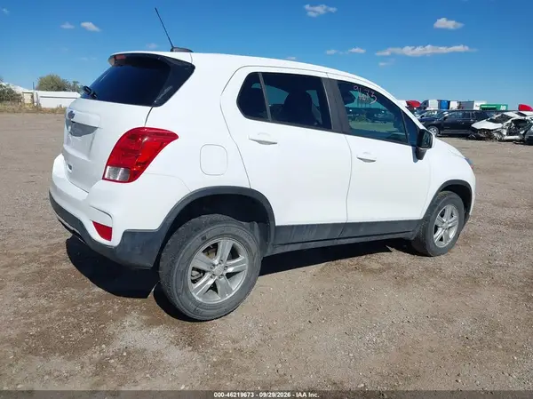 KL7CJNSB1LB091159 — 2020 Chevrolet TRAX, фото 4 с аукциона IAAI, Задняя часть слева