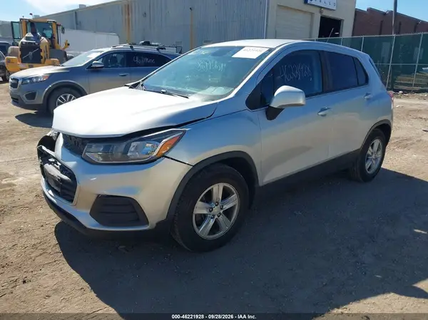 3GNCJKSB3LL153068 — 2020 Chevrolet TRAX, фото 2 с аукциона IAAI, Передняя часть