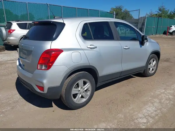 3GNCJKSB3LL153068 — 2020 Chevrolet TRAX, фото 4 с аукциона IAAI, Передняя часть