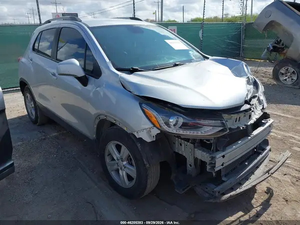 KL7CJLSBXMB315986 — 2021 Chevrolet TRAX, Передняя часть (Front End), фото до ремонта