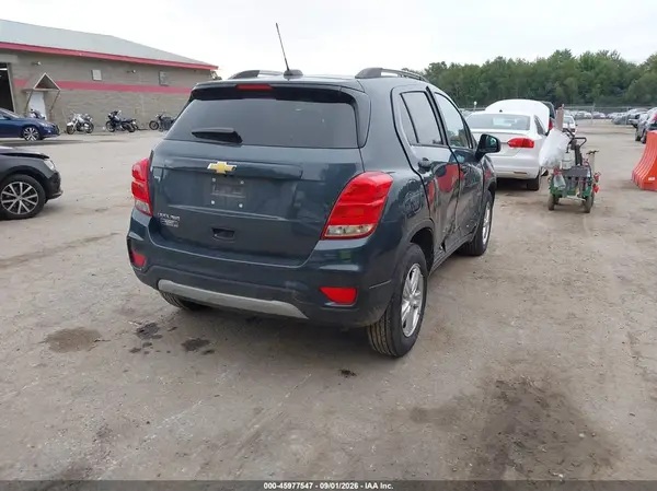 KL7CJPSMXNB540743 — 2022 Chevrolet TRAX, фото 4 с аукциона IAAI 12.10.2026, Правый бок