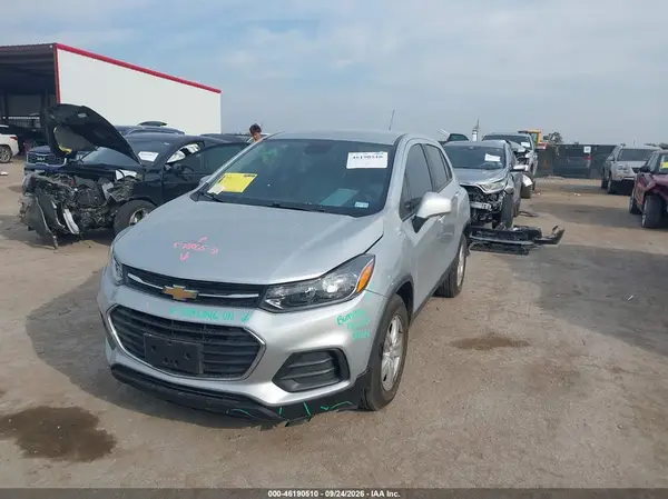 KL7CJKSM9NB544219 — 2022 Chevrolet TRAX, фото 2 с аукциона IAAI, Повреждения со всех сторон