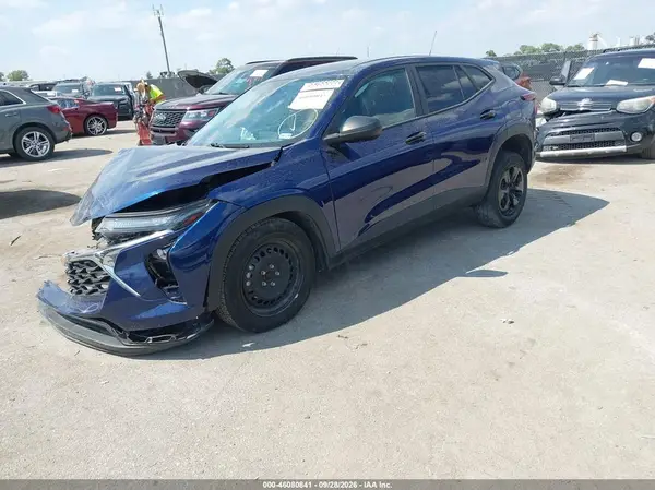 KL77LFE22RC088772 — 2024 Chevrolet TRAX, фото 2 с аукциона IAAI, Передняя часть