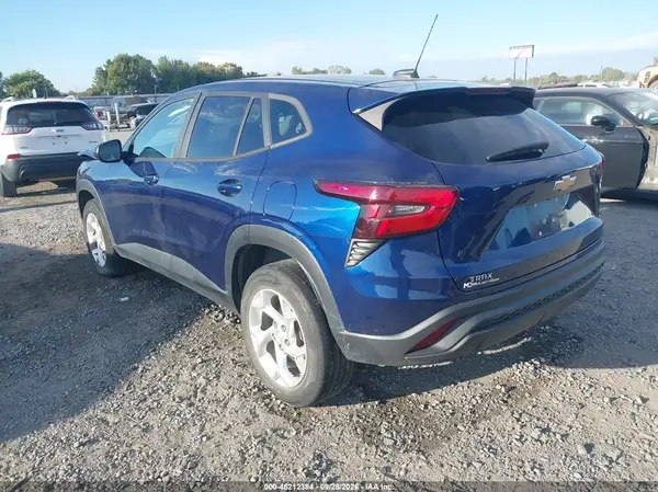 KL77LFE25RC093545 — 2024 Chevrolet TRAX, фото 3 с аукциона IAAI, Передняя часть