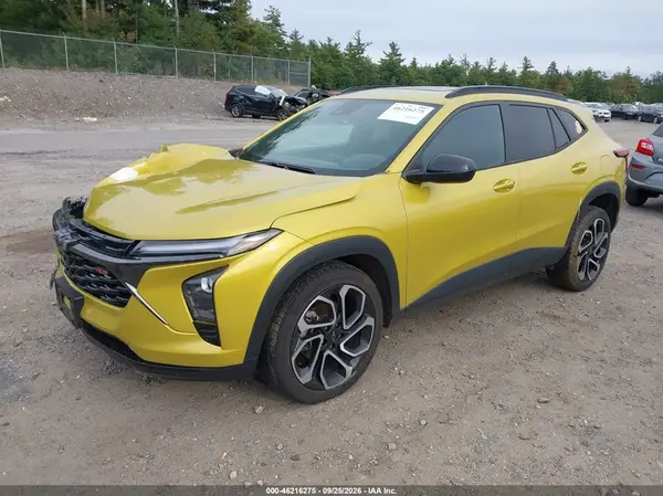 KL77LJE21RC224103 — 2024 Chevrolet TRAX, фото 2 с аукциона IAAI, Передняя часть справа