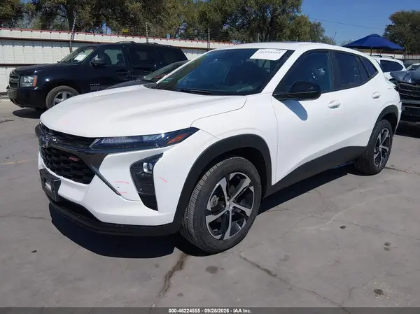 KL77LGE20RC139336 — 2024 Chevrolet TRAX, фото 2 с аукциона IAAI, Задняя часть