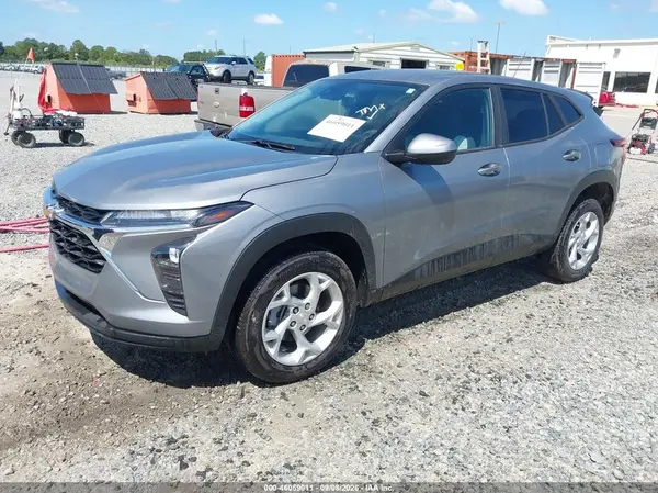 KL77LFEP9SC301573 — 2025 Chevrolet TRAX, фото 2 с аукциона IAAI 05.10.2026, Естественный износ