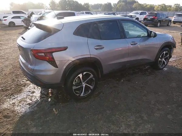 KL77LGEP1SC239995 — 2025 Chevrolet TRAX, фото 4 с аукциона IAAI, Передняя часть