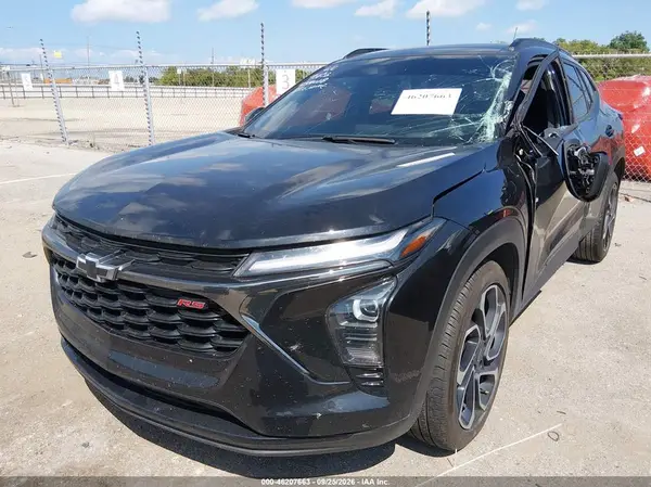 KL77LJEP1SC296372 — 2025 Chevrolet TRAX, фото 2 с аукциона IAAI, Левый бок