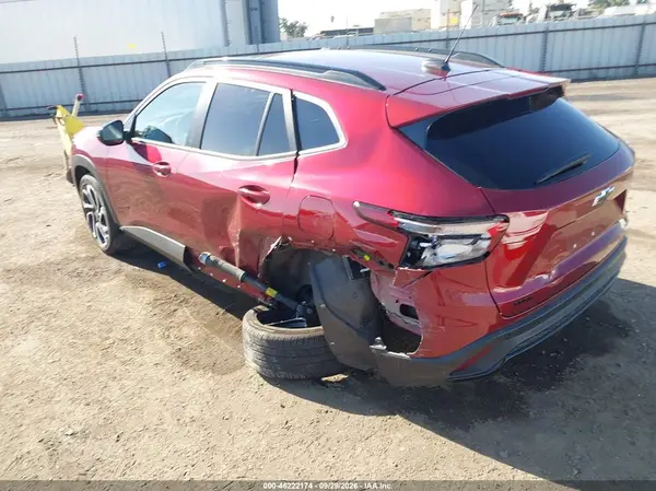 KL77LJEP1SC172408 — 2025 Chevrolet TRAX, фото 3 с аукциона IAAI, Задняя часть слева