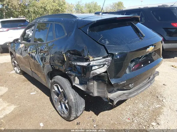 KL77LHEP4SC167289 — 2025 Chevrolet TRAX, фото 3 с аукциона IAAI, Опрокидывание