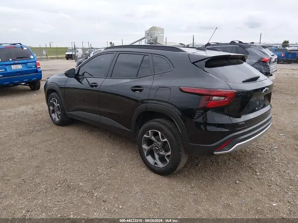 KL77LHEP1SC153401 — 2025 Chevrolet TRAX, фото 3 с аукциона IAAI, Передняя часть справа