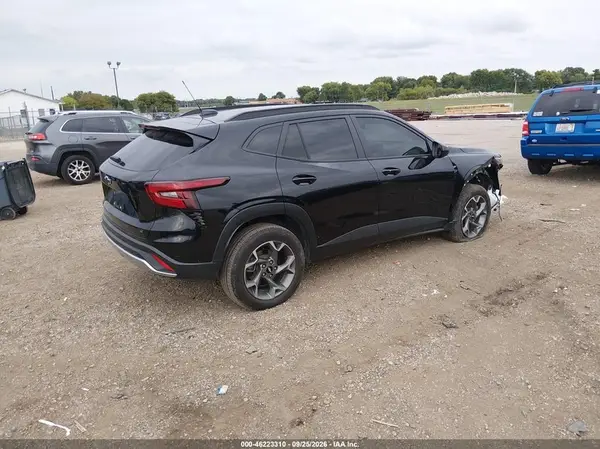 KL77LHEP1SC153401 — 2025 Chevrolet TRAX, фото 4 с аукциона IAAI, Передняя часть справа