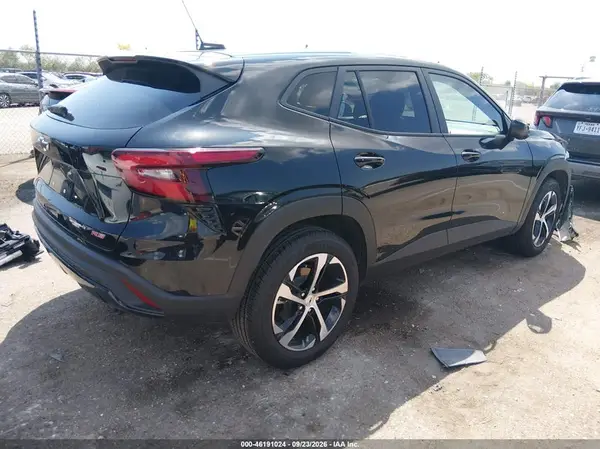 KL77LGEPXTC023547 — 2026 Chevrolet TRAX, фото 4 с аукциона IAAI, Передняя часть