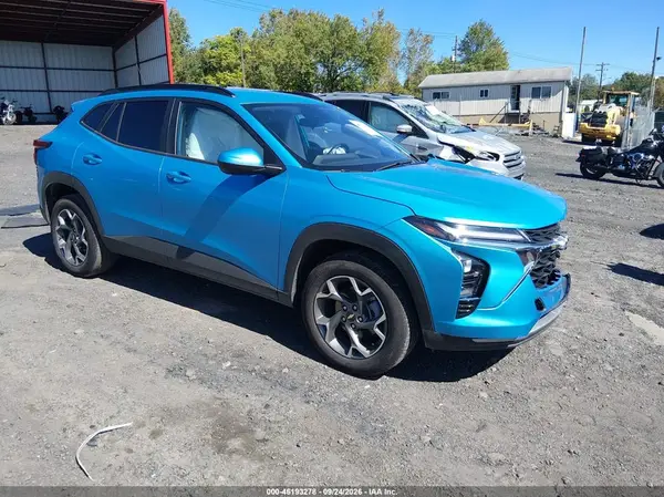 KL77LHEP9TC038109 — 2026 Chevrolet TRAX, Передняя часть слева (Left Front), фото до ремонта