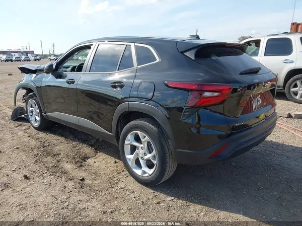 KL77LFEP7TC084607 — 2026 Chevrolet TRAX, фото 3 с аукциона IAAI, Передняя часть