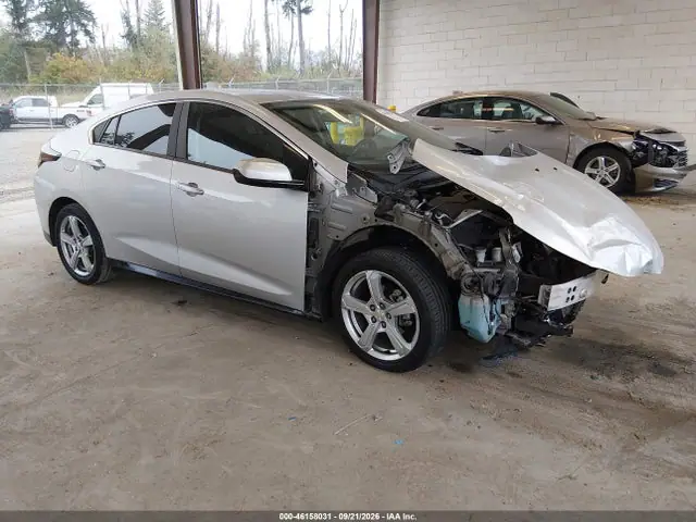 1G1RC6S5XHU158708 Chevrolet VOLT LT 2017 — повреждение Передняя часть справа, фото до ремонта