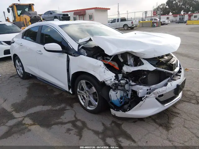 1G1RC6S53JU105189 — 2018 Chevrolet VOLT LT, Передняя часть справа (Right Front), фото до ремонта
