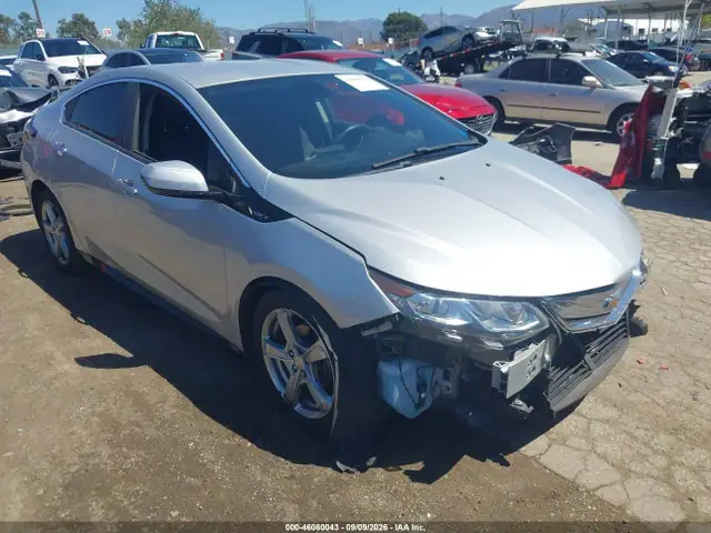 1G1RC6S59JU124720 — 2018 Chevrolet VOLT LT, Передняя часть (Front End), фото до ремонта