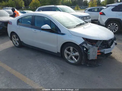 1G1RB6E49FU108479 — 2015 Chevrolet Volt, Передняя часть слева (Left Front), фото до ремонта