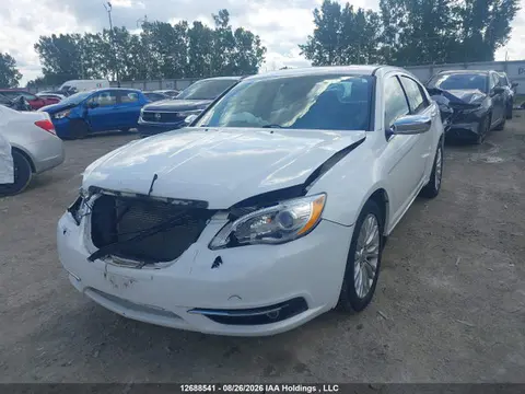 2014 Chrysler 200 Limited VIN 1C3CCBCG9EN121410 фото 2