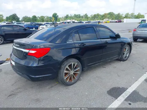 2014 Chrysler 200 Limited VIN 1C3CCBCG9EN191733 фото 4