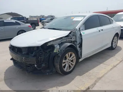 2015 Chrysler 200 Limited VIN 1C3CCCAB5FN578763 фото 2