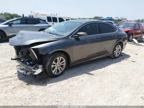 2016 Chrysler 200 Limited VIN 1C3CCCAB0GN144087 фото 2