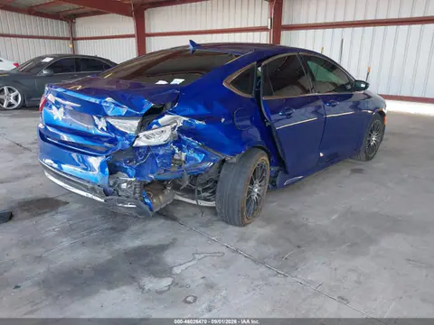 2016 Chrysler 200 Limited VIN 1C3CCCAB2GN118655 фото 4