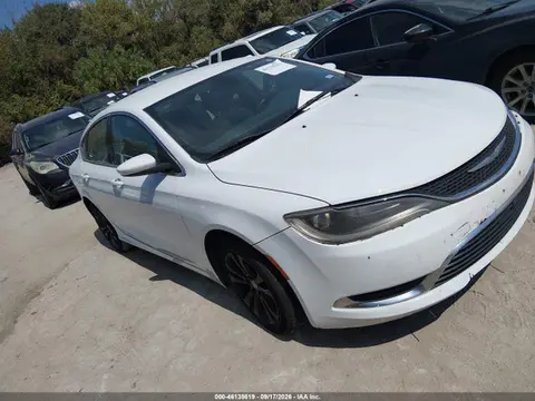 1C3CCCAB0GN136684 — 2016 Chrysler 200 Limited, Repossession, фото до ремонта