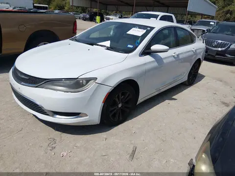 2016 Chrysler 200 Limited VIN 1C3CCCAB0GN136684 фото 2