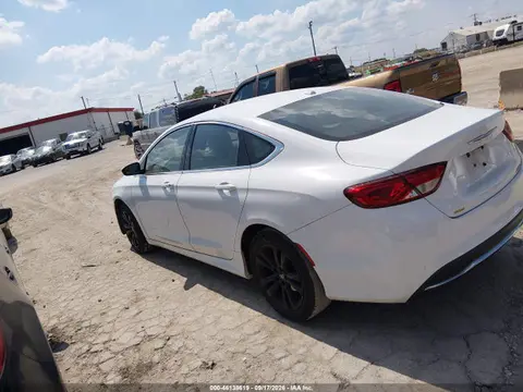 2016 Chrysler 200 Limited VIN 1C3CCCAB0GN136684 фото 3