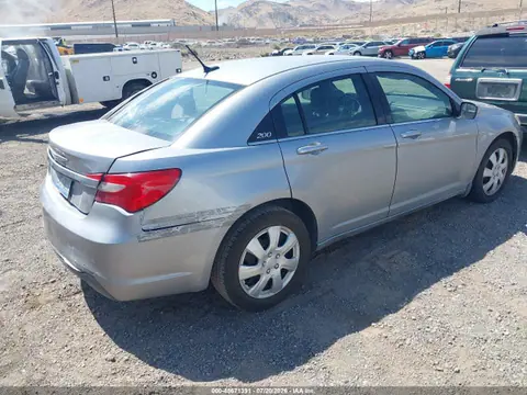 2014 Chrysler 200 LX VIN 1C3CCBAB4EN122679 фото 4