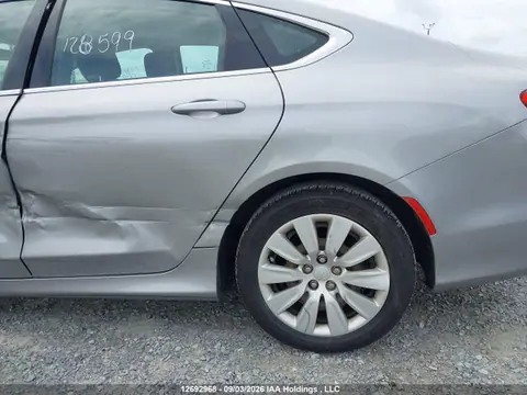 2015 Chrysler 200 LX VIN 1C3CCCFB2FN549973 фото 17