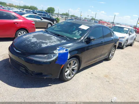 2015 Chrysler 200 S VIN 1C3CCCBB2FN585555 фото 2