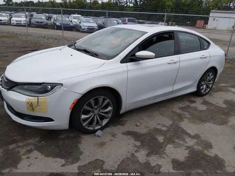 2015 Chrysler 200 S VIN 1C3CCCBG2FN706810 фото 2