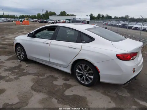 2015 Chrysler 200 S VIN 1C3CCCBG2FN706810 фото 3