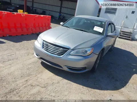 2013 Chrysler 200 Touring VIN 1C3CCBBB5DN764583 фото 2