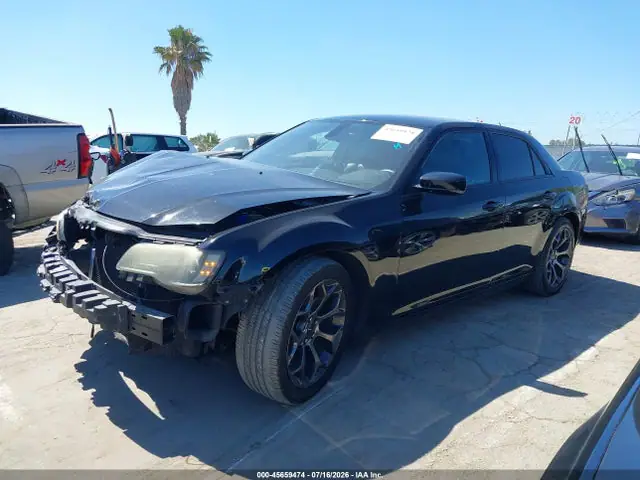 2C3CCABG1FH926906 — 2015 Chrysler 300 300S, фото 2 с аукциона IAAI 30.09.2026, Передняя часть