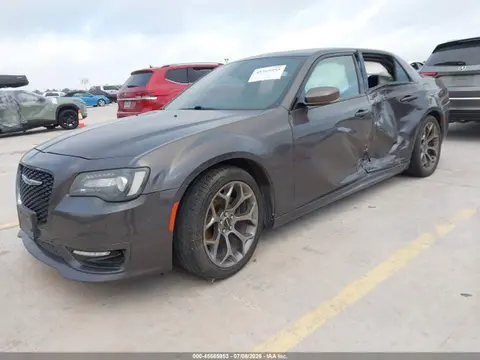 2018 Chrysler 300 300s VIN 2C3CCABG6JH240286 фото 2