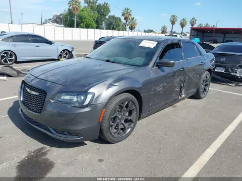 2019 Chrysler 300 300s VIN 2C3CCABG3KH682847 фото 2