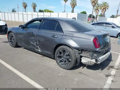 2019 Chrysler 300 300s VIN 2C3CCABG3KH682847 фото 3
