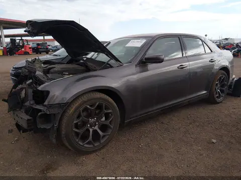 2020 Chrysler 300 300s VIN 2C3CCABG0LH158587 фото 2